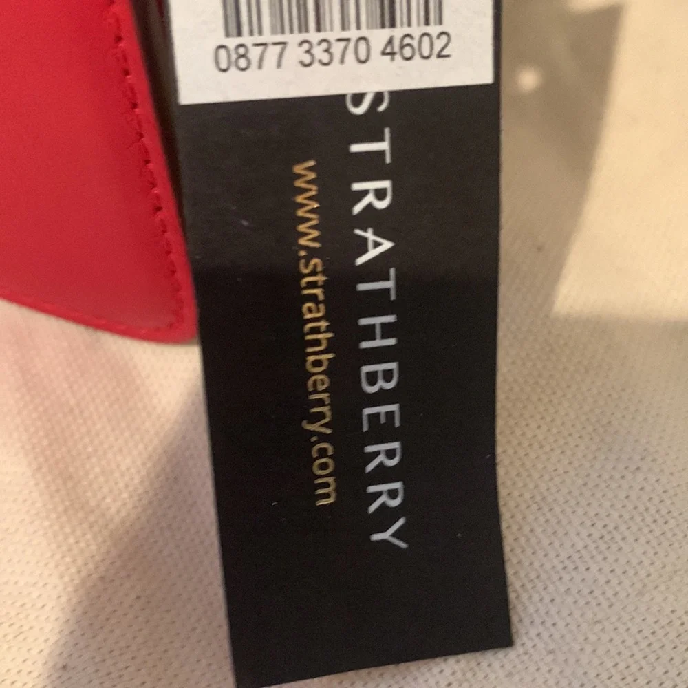 Strathberry Mini East/West Leather Crossbody Bag
STRATHBERRY - Picture 9 of 16